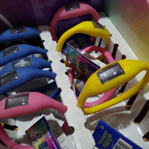 Stylz Men's/Woman's/Kids Fashionable LCD Sports - Picture 3 of 3